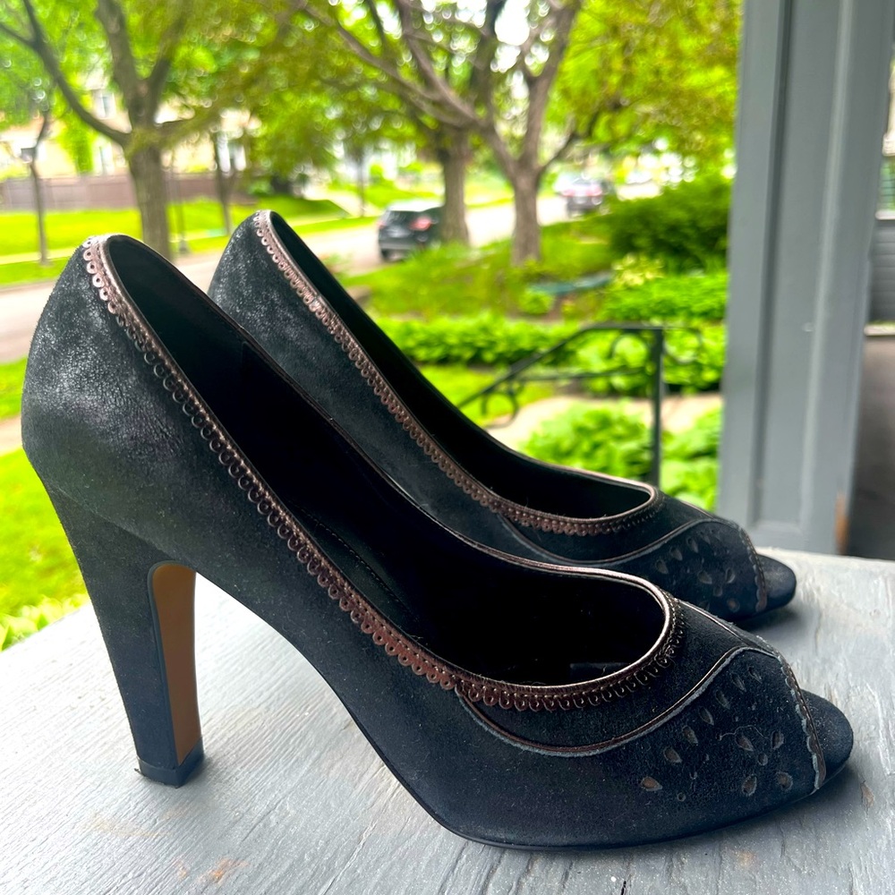 Paolo Elegant Suede Black Suede Peek-toe Pumps